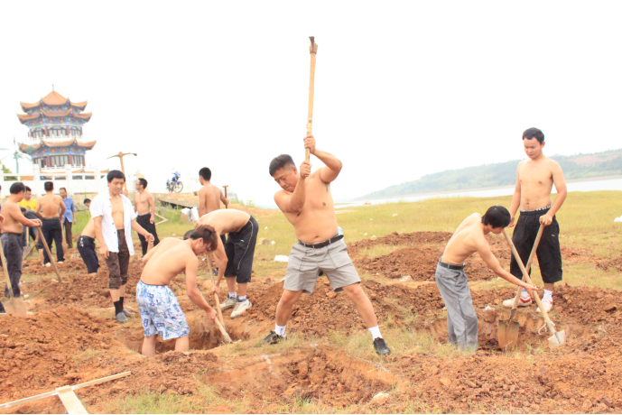 邱钢：用孝道走出丰华人生