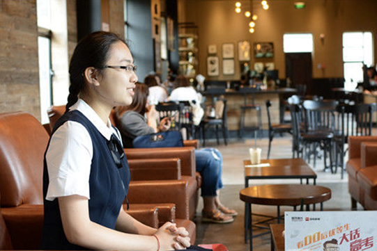 明月镜片再度携手高考状元,健康护眼活动点亮