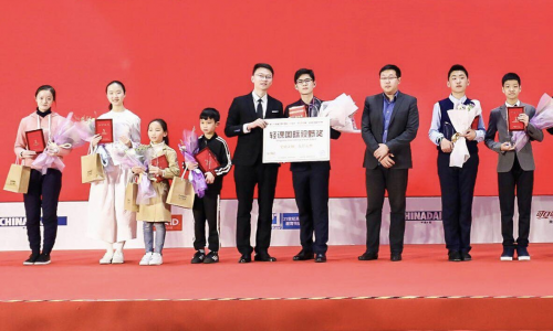 21世纪杯全国英语演讲比赛设轻课国际视野