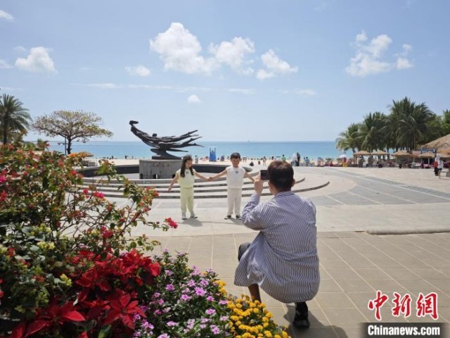 机票价格大幅“跳水” 旅客元宵节错峰游三亚